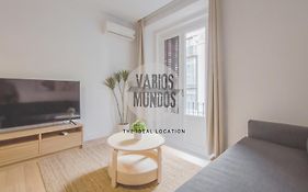 Tu balcón en Madrid para 3, Carretas 25